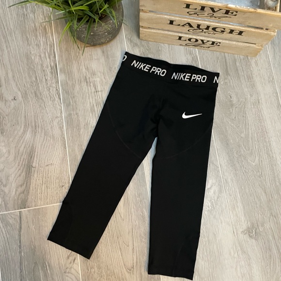 Nike Pro Crop Dri Fit Black Running Training Tights Women’s - Picture 1 of 7
